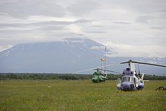 Пропавший на Камчатке Ми-8 перед крушением врезался в сопку